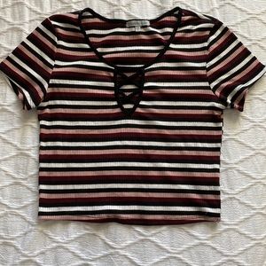 CHARLOTTE RUSSE XS CROPPED STRIPPED T SHIRT